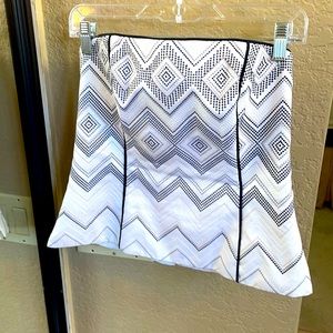 WHITE HOUSE BLACK  MARKET RIBBED CORSET size 6